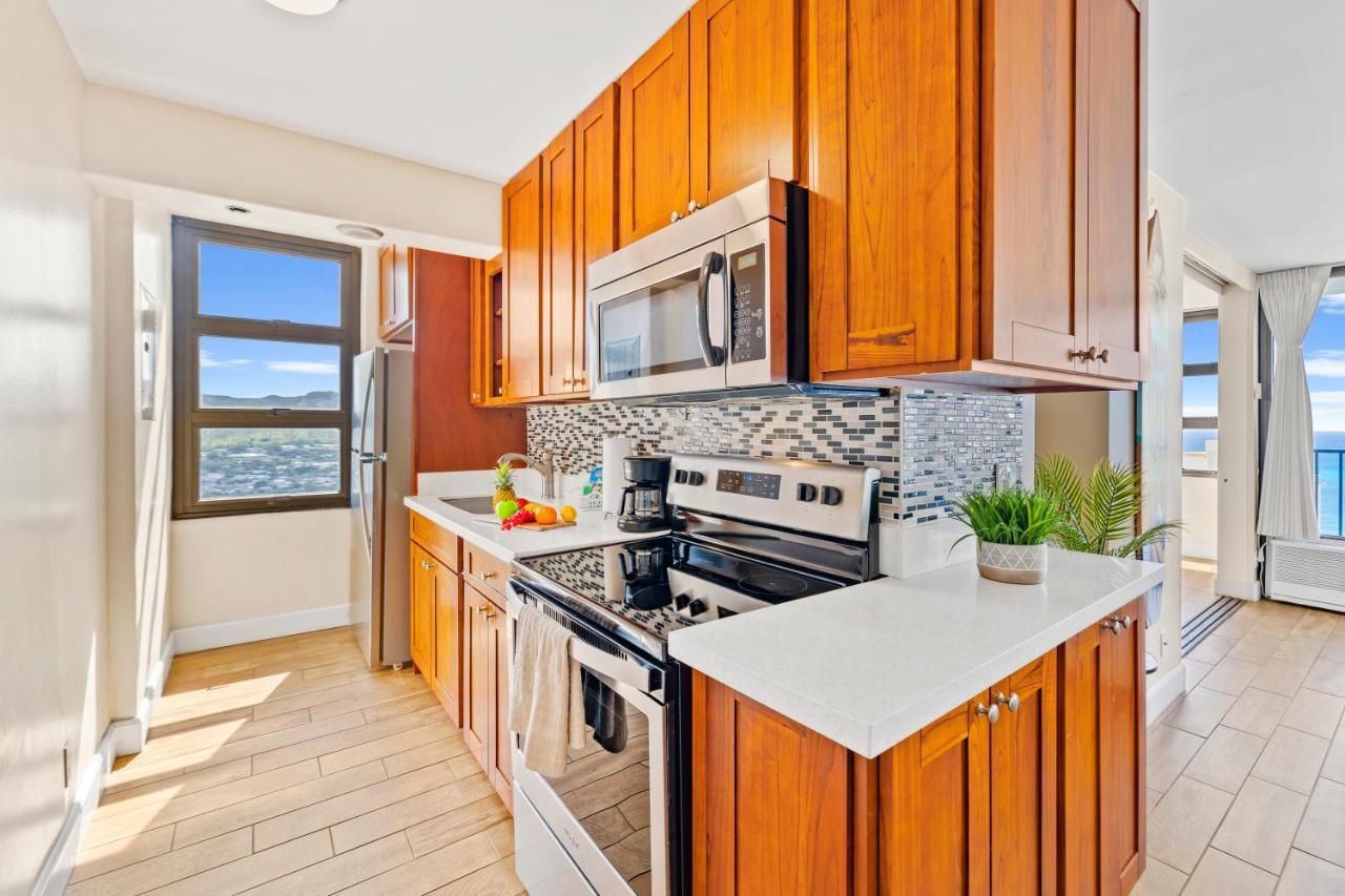 Waikiki Banyan 1Br With Great Ocean Views, Steps To Beach & Parking! Χονολουλού Εξωτερικό φωτογραφία