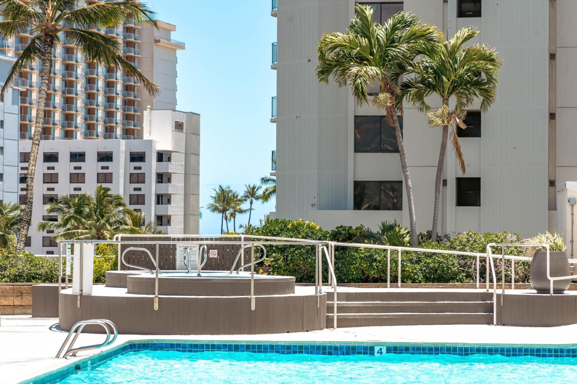 Waikiki Banyan 1Br With Great Ocean Views, Steps To Beach & Parking! Χονολουλού Εξωτερικό φωτογραφία
