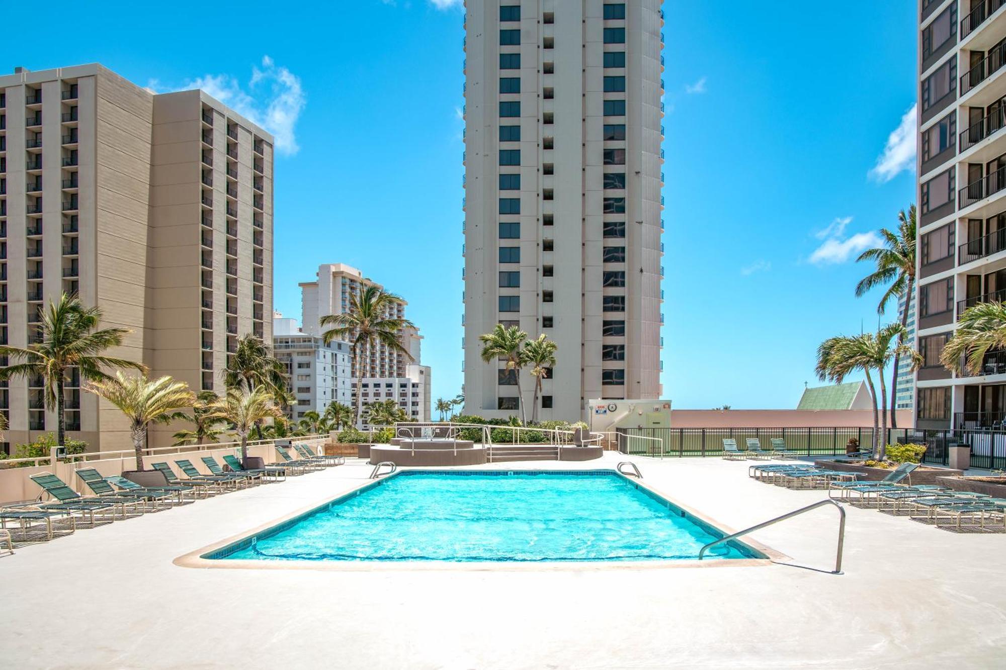 Waikiki Banyan 1Br With Great Ocean Views, Steps To Beach & Parking! Χονολουλού Εξωτερικό φωτογραφία